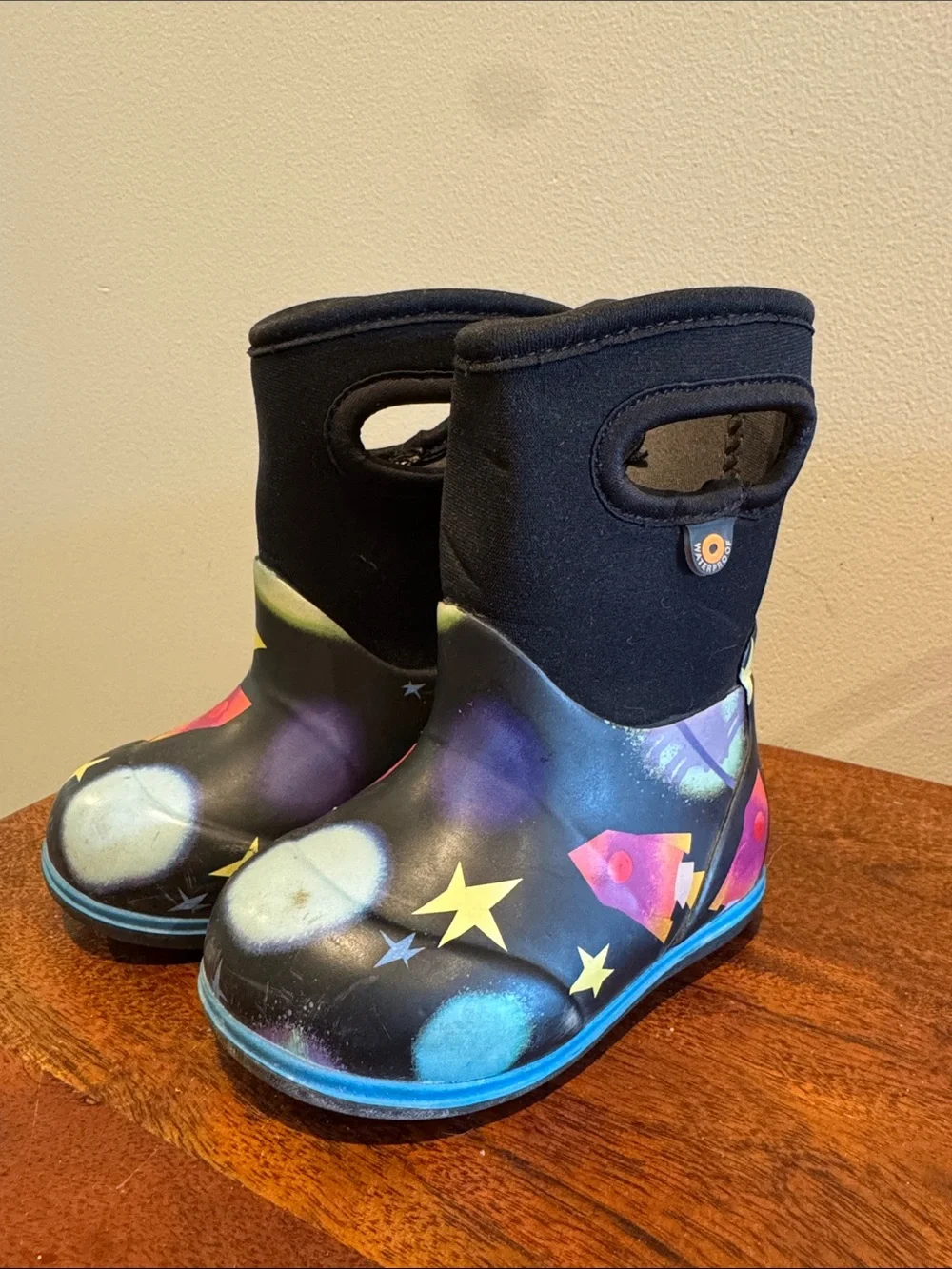 Kids Space Rocket Bog Boots in Black and Multicolor